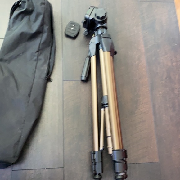 DYNEX - TRP60 Camera Tripod - Picture 2 of 3